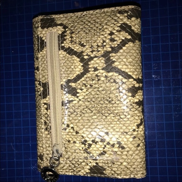 Nine West Python Print Tri-Wallet - Picture 4 of 4